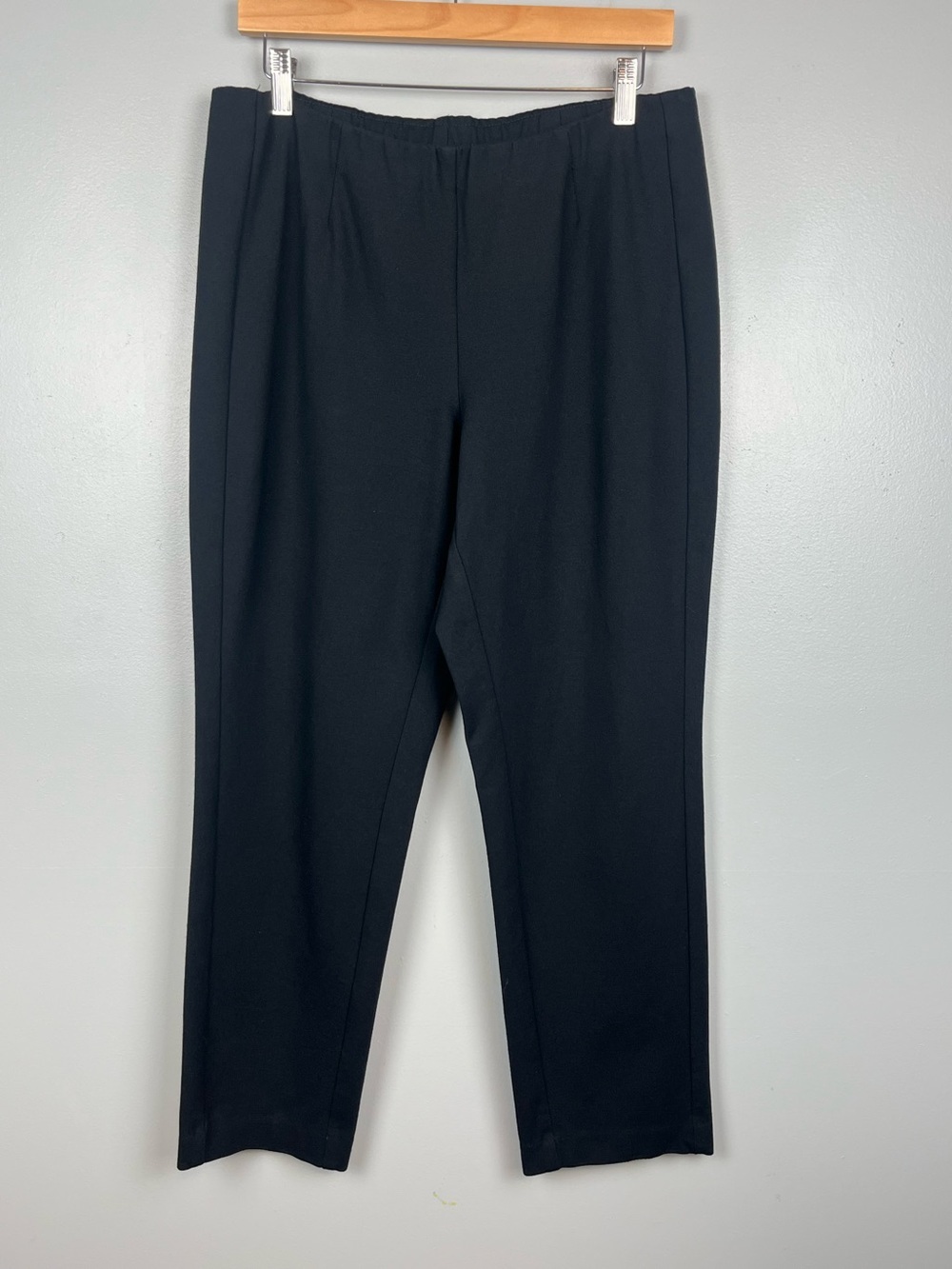 J.Jill black ponte slim leg pull on elastic waist pants, medium petite.